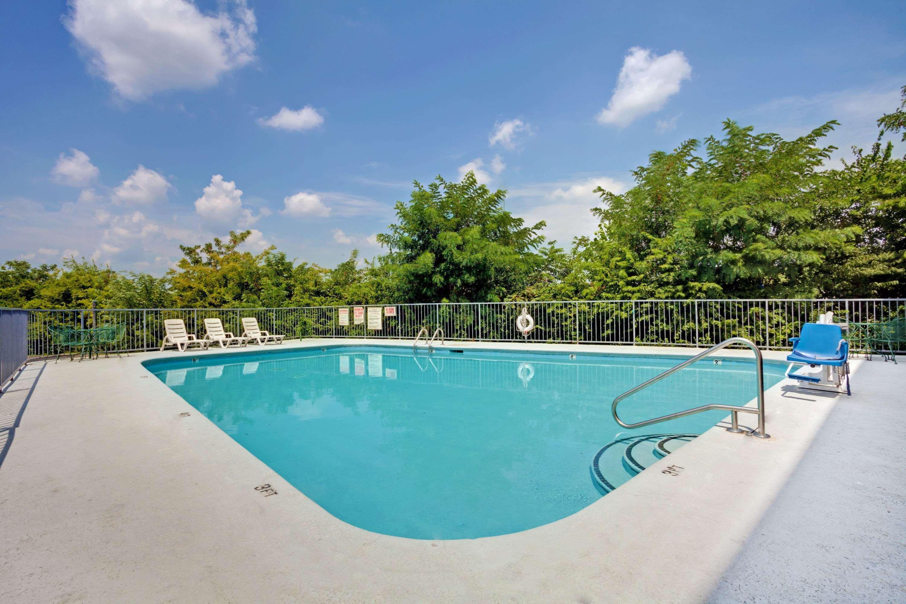 Super 8 By Wyndham Nashville/ Dntn/ Opryland Area Экстерьер фото